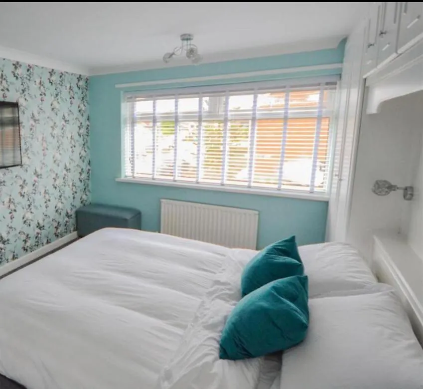 Guisborough Town Centre 3 Bed House Parking Villa United Kingdom