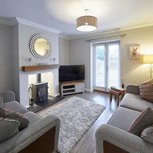 Host & - Lowcross Guisborough